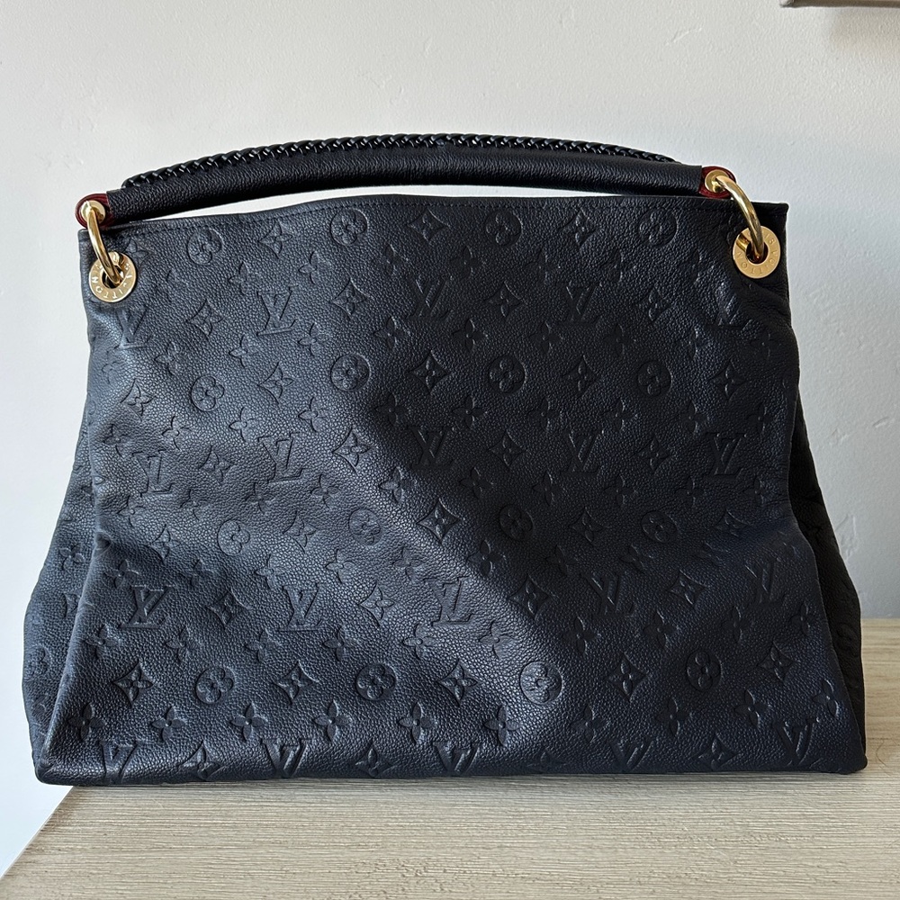ARTSY MM Monogram Empreinte Leather Tote Bag